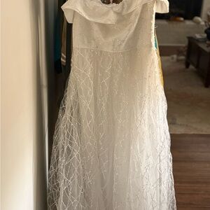 Lulu's White wedding/ prom dress